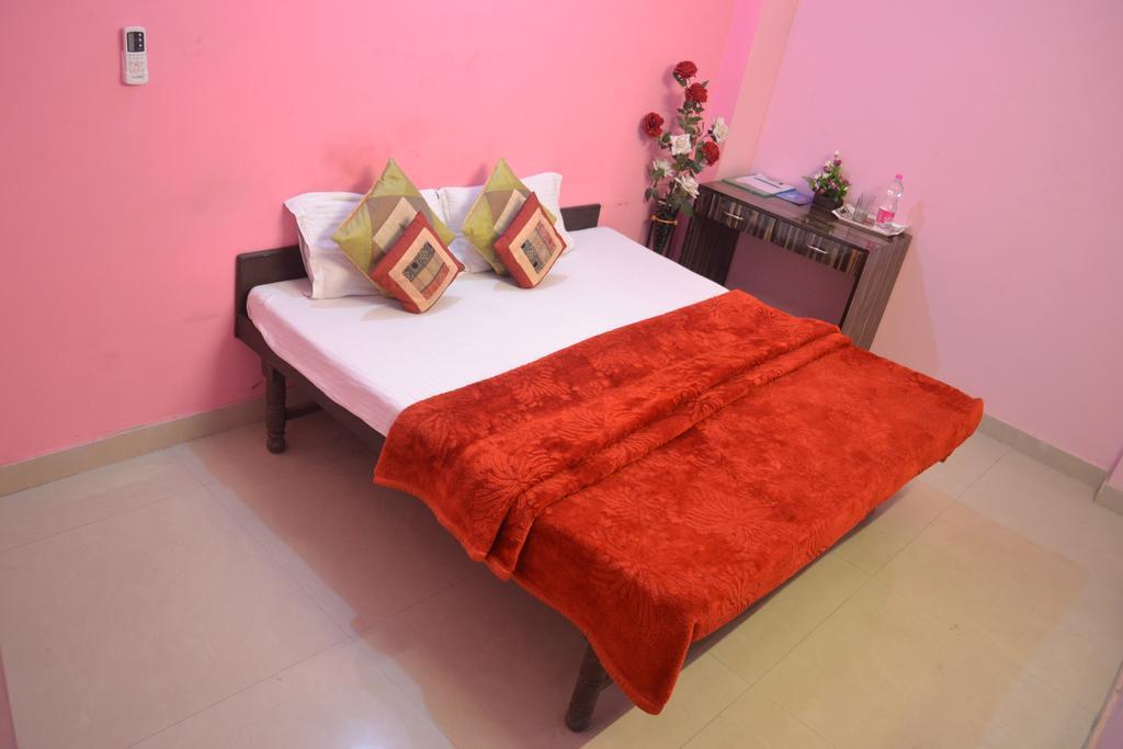 Yatri Guest House Nueva Delhi Exterior foto